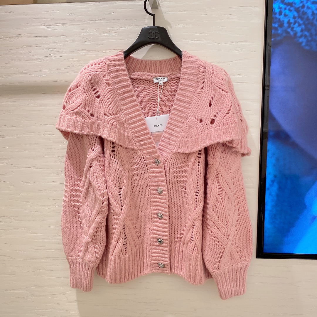 Mandoo Kim Trân Ni VN  Chiếc áo khoác Jennie diện tại Chanel Show được các  shop thời trang ở Hàn Quốc gọi là Chanel Jennie Cardigan  Facebook
