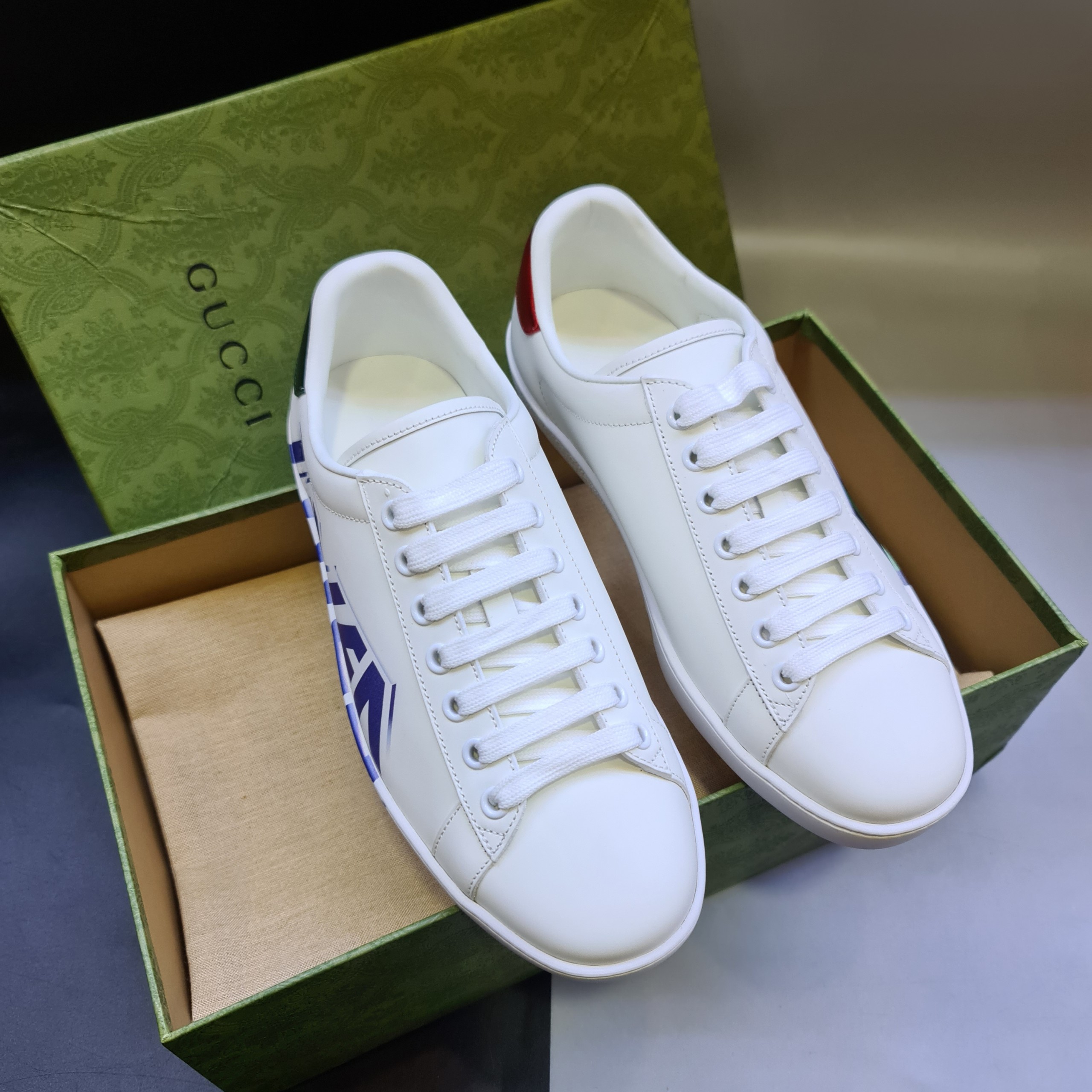 Giày Gucci Ace Sneakers With Loved