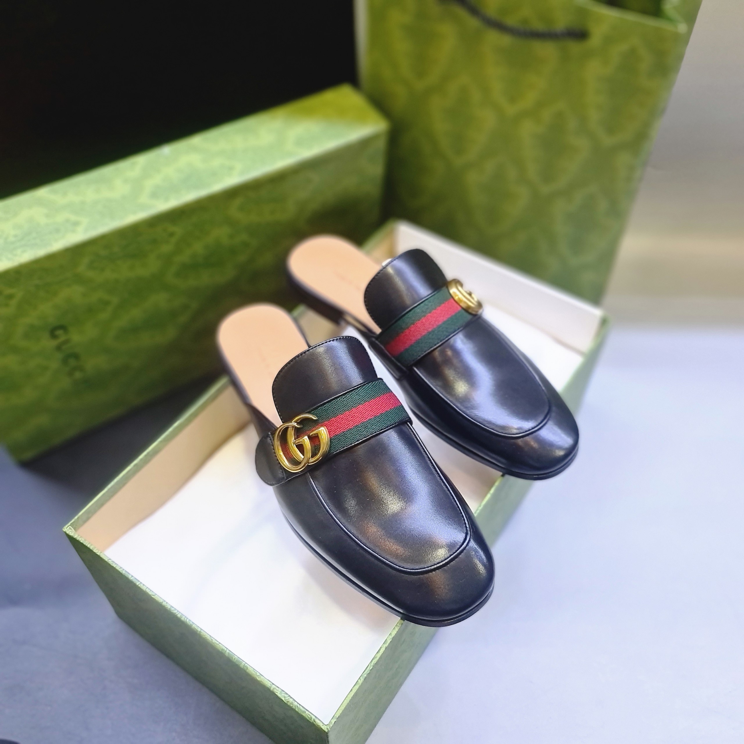 Giày GUCCI GG LEATHER SLIPPER WITH WEB