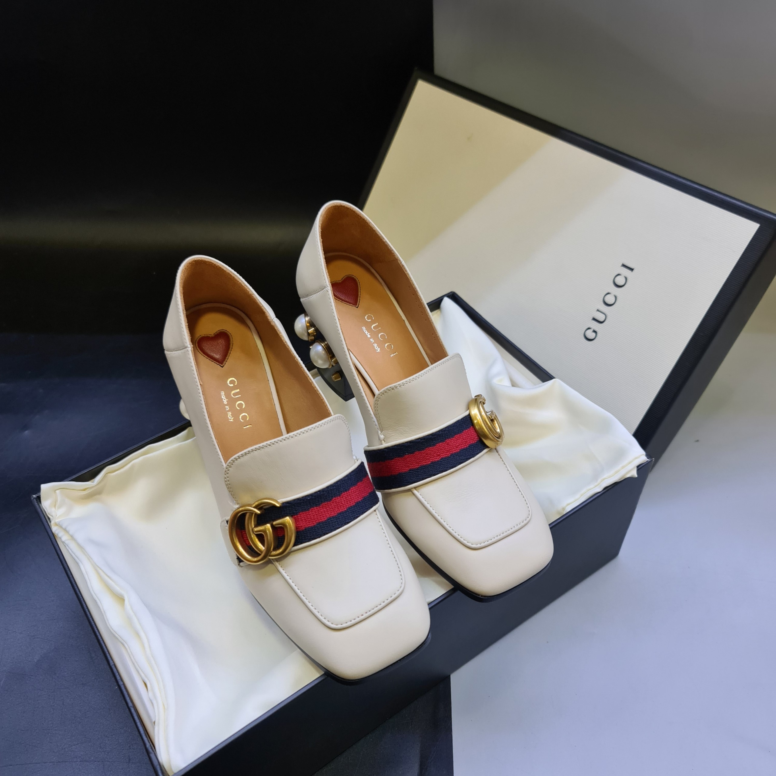 Gucci leather sale mid heel loafer