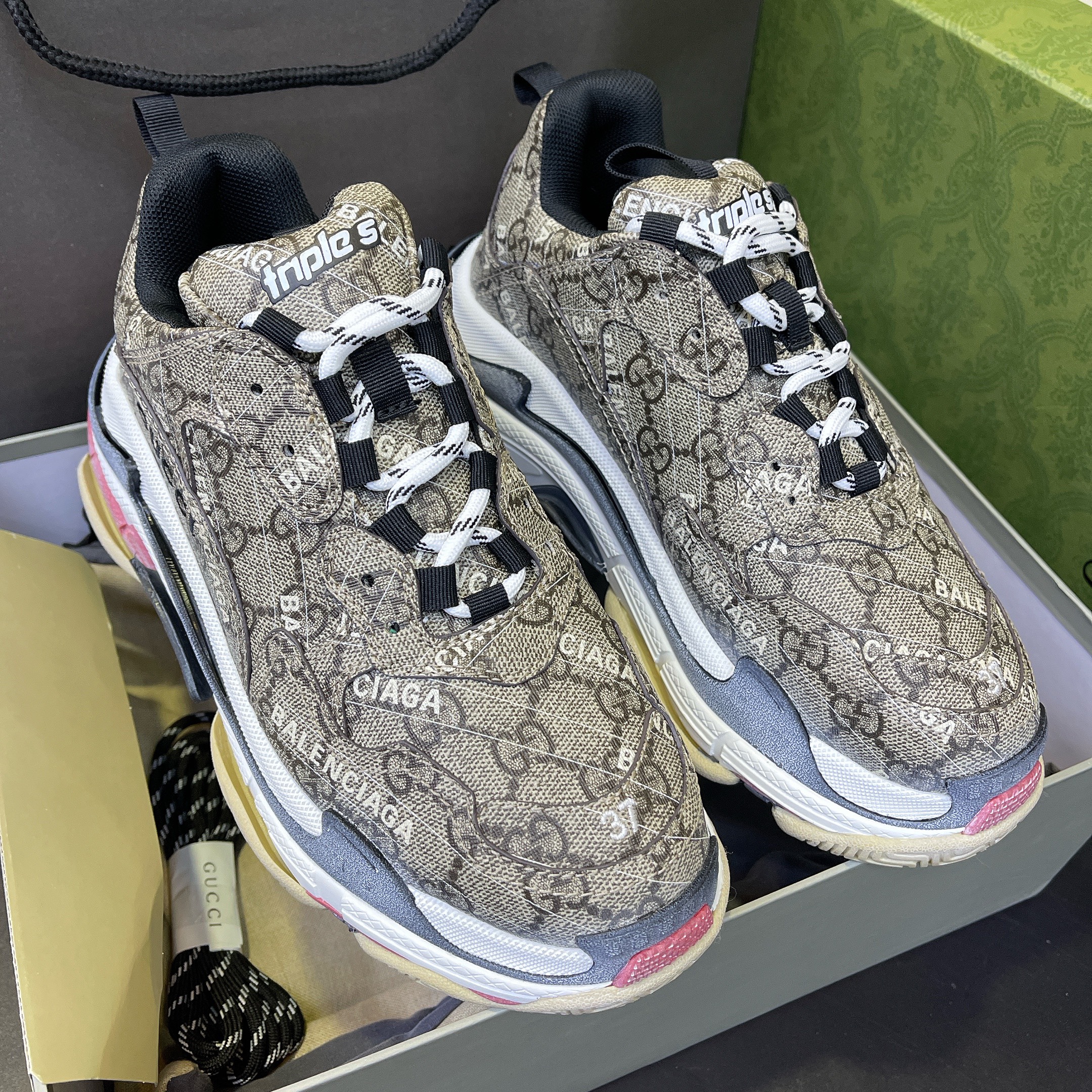Giày Gucci x Balenciaga Triple S Sneakers