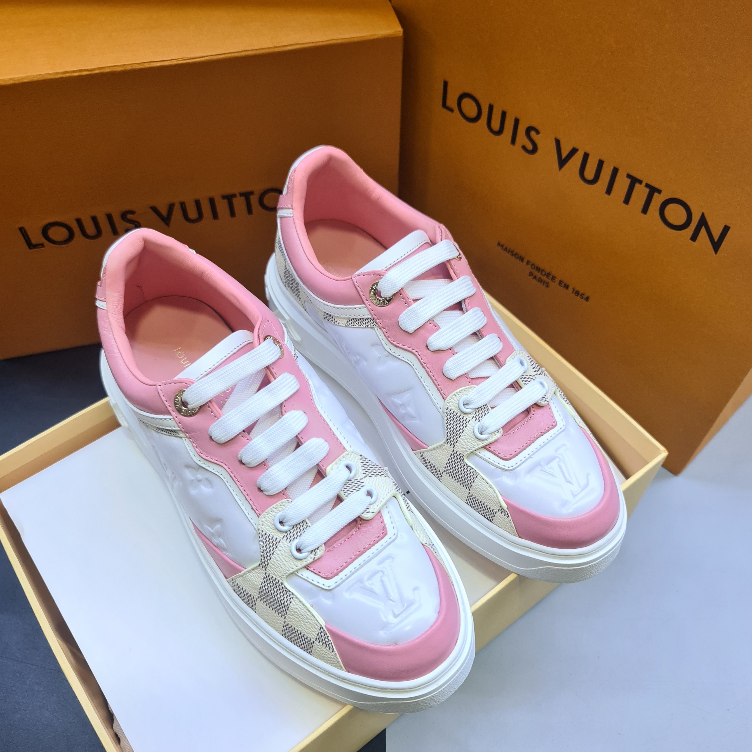 Giày Louis Vuitton LV Trainers Pink Rep 11  N2K Sneaker
