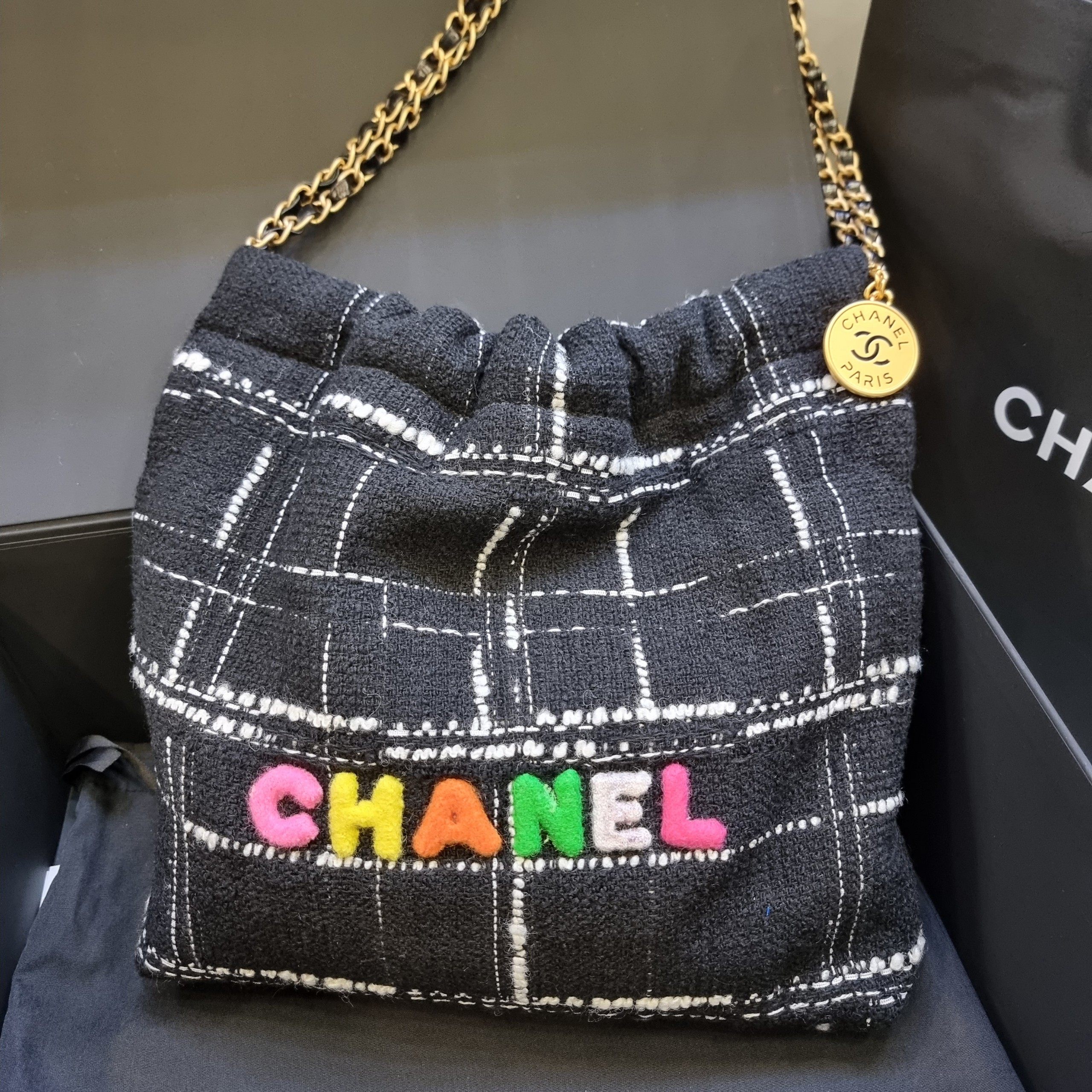 chanel 22 tweed bag