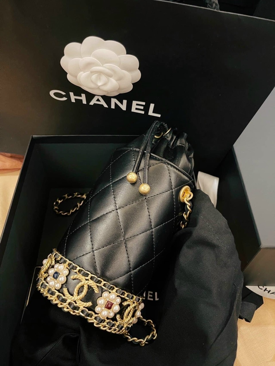 Shop authentic Chanel Drawstring Bucket Bag at revogue for just USD 320000