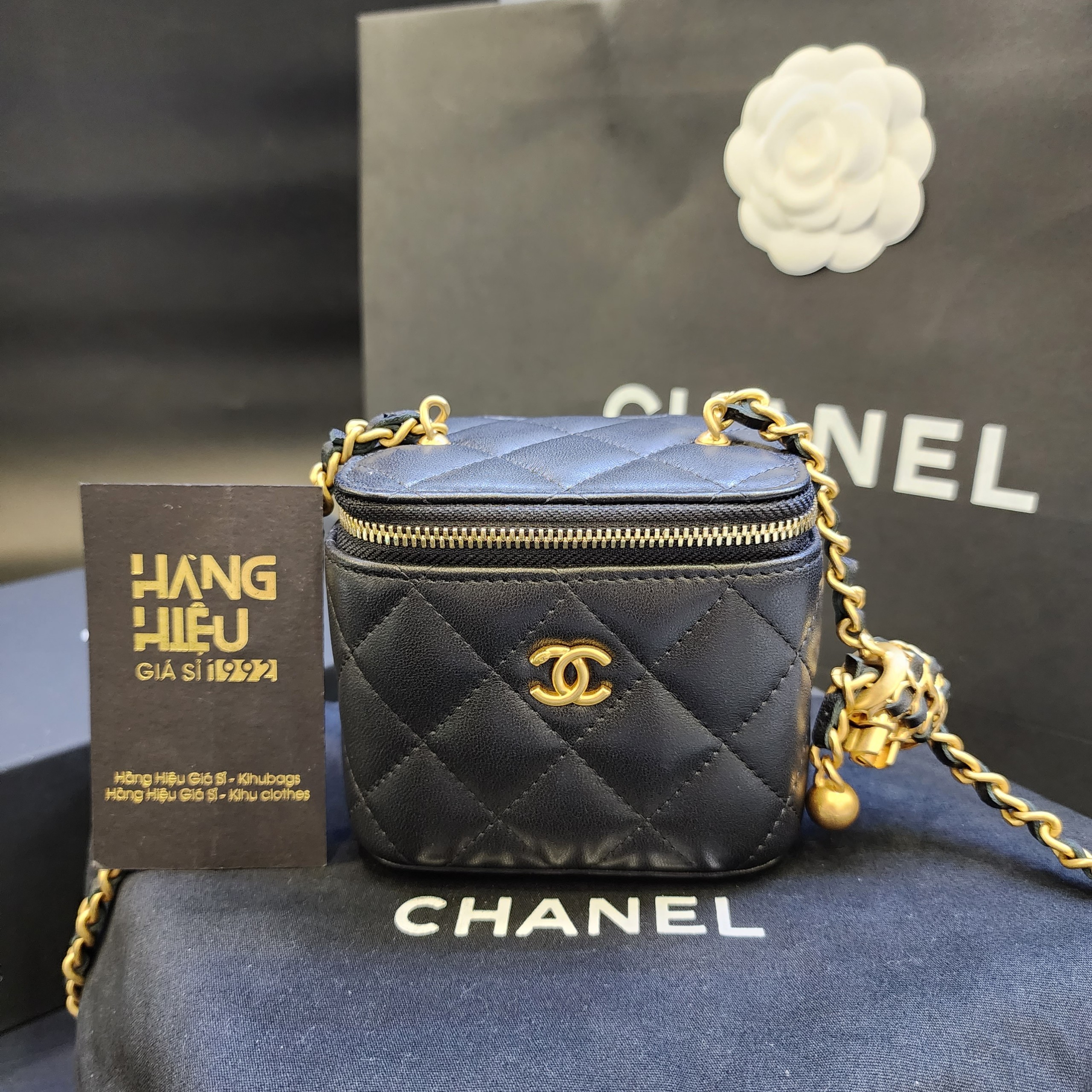 Chanel Classic Vanity 22C Bag with Chain Black in Lambskin Leather with  Goldtone  US