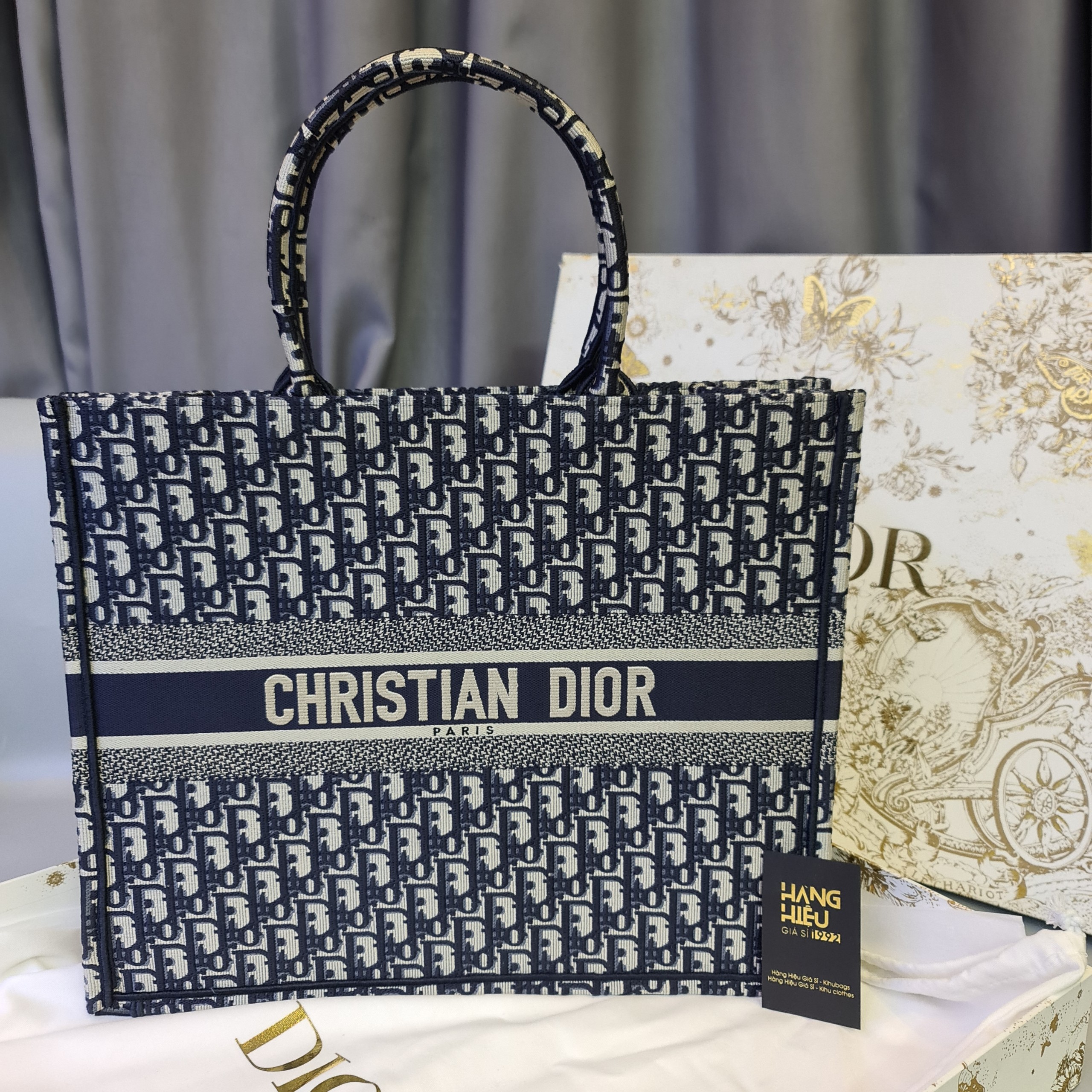 Túi Dior Book Tote Blue Oblique Embroidery Bag