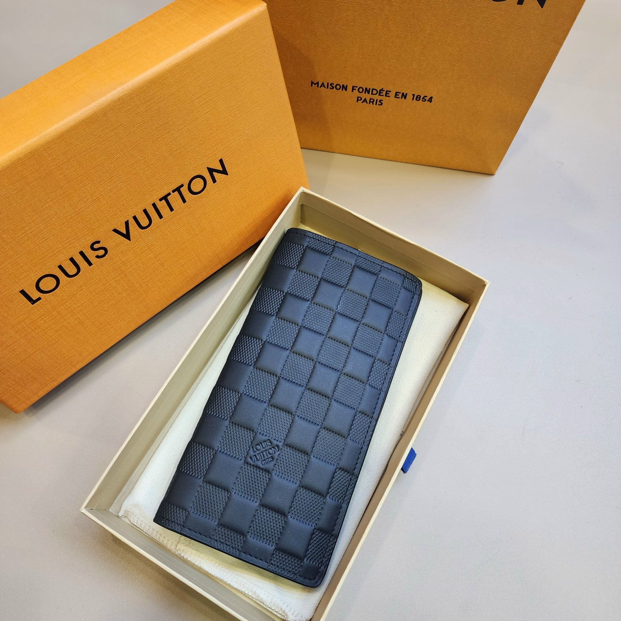 Ví nam cầm tay Louis Vuitton 1 khóa LKM141 - LOUIS LUXURY